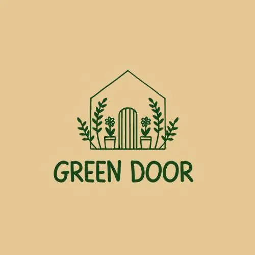 Apartment Green Door Split